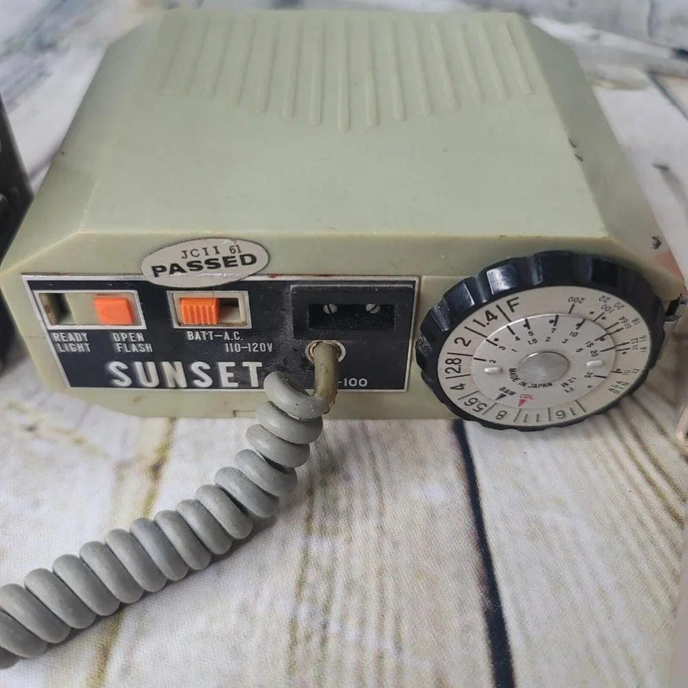 Vtg Polaroid Exposure Meter PR23A Wink Light and Sunset TR100 Meter 3 Untested